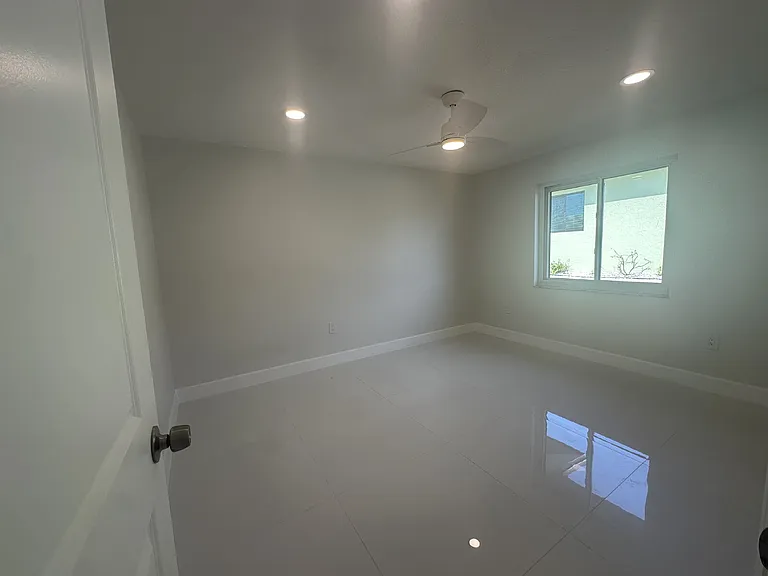 230 Annapolis Ln — Photo 12