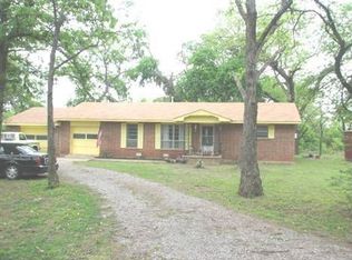 1966 NW Big Bow Rd, Indiahoma, OK 73552