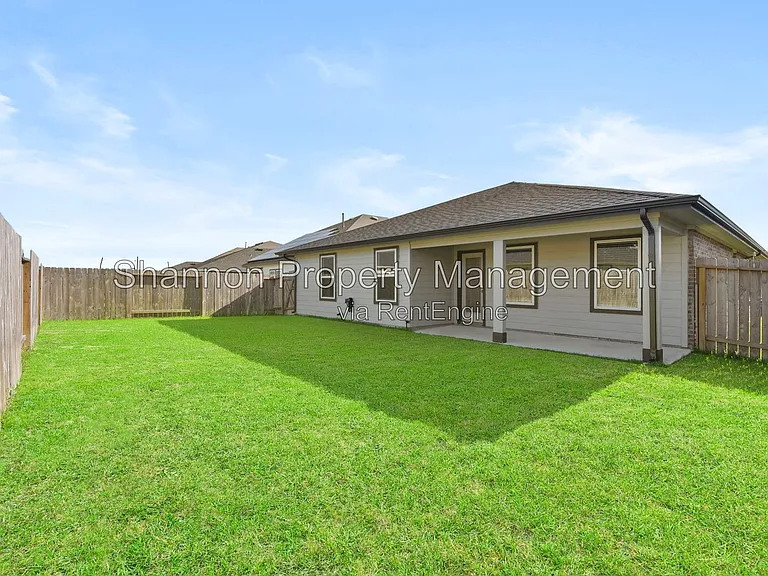 7915 Murciana Dr — Photo 30