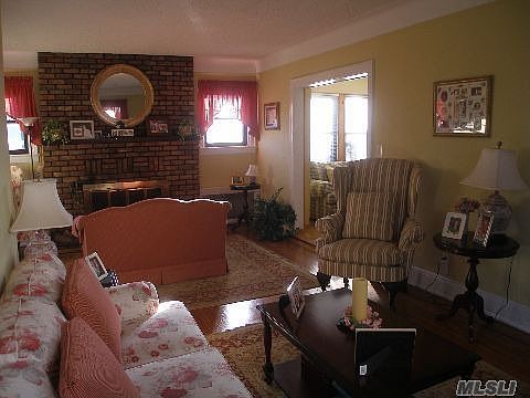 5th image of 69 Capitolian Blvd