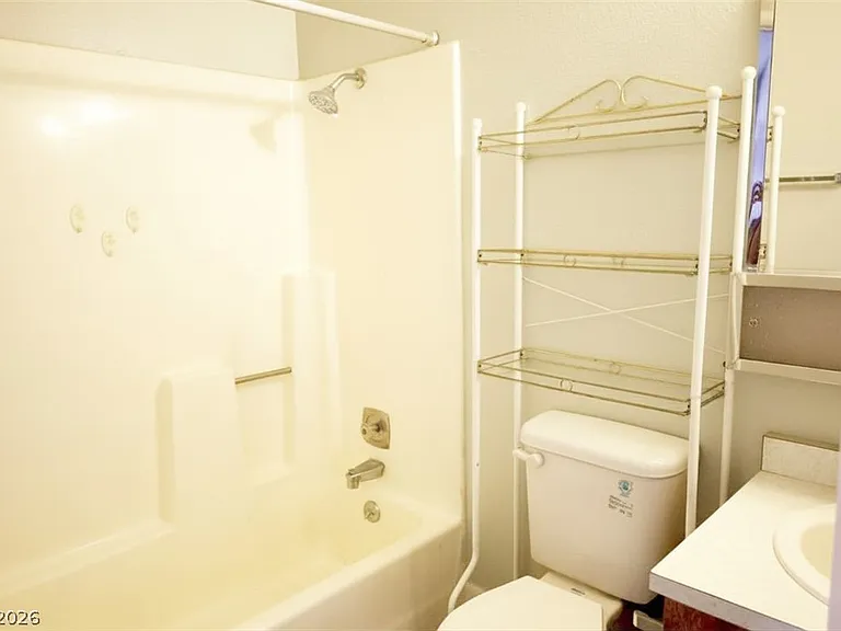1309 E Cartier Ave #2 — Photo 15