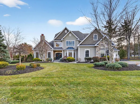 220 Brittany Place, Niskayuna, NY 12309