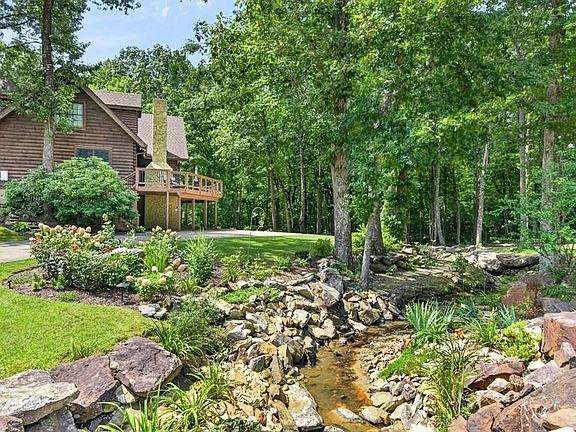 3rd image of 335 High Meadow Dr