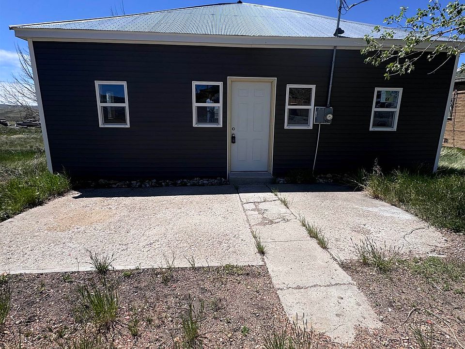 1st image of 707 4th St
