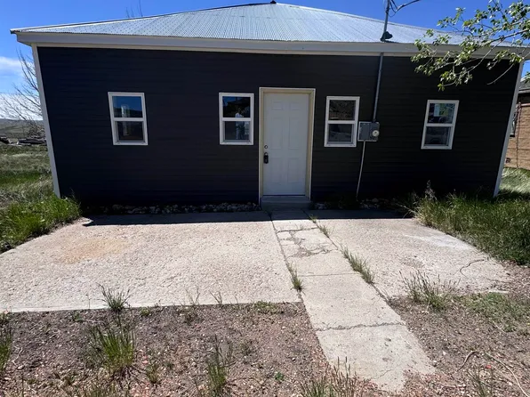 707 4th St, Hanna, WY 82327
