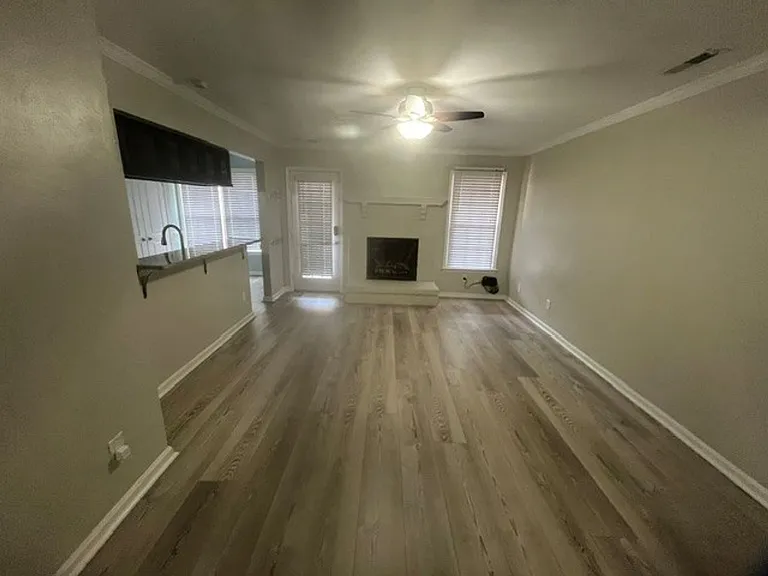 1002 Colonial Meadows Way — Photo 6