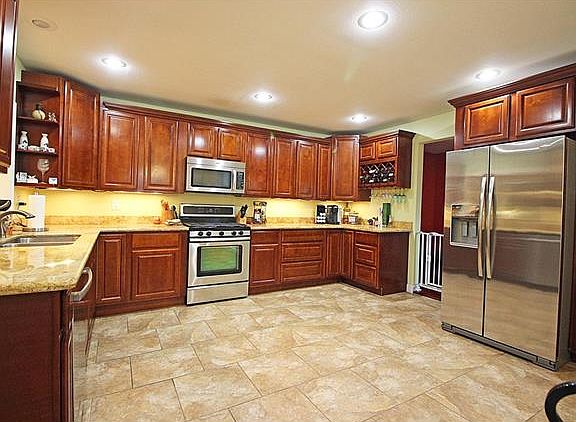 2nd image of 4601 Burke Dr