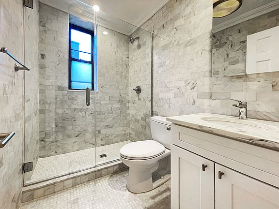 5th image of 390 2nd St APT 31