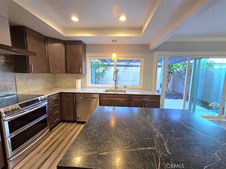 4128 Elizabeth Ct — Photo 7