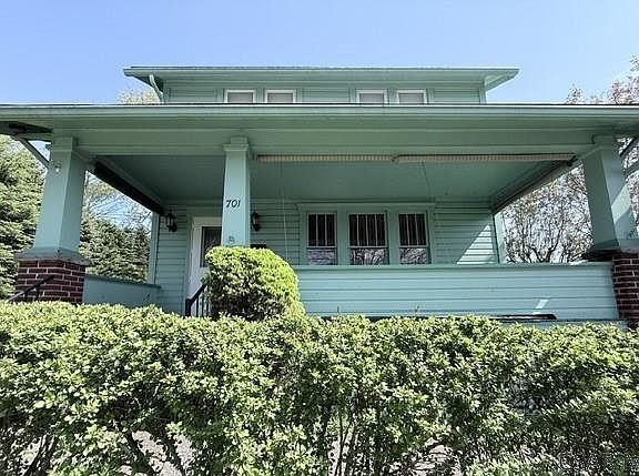 2nd image of 701 Penrod St