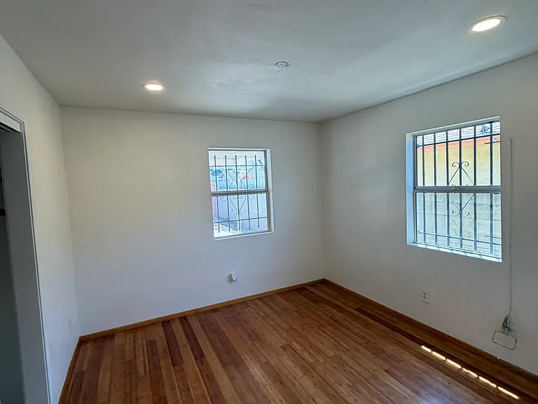 1300 E 108th St #1302 — Photo 13