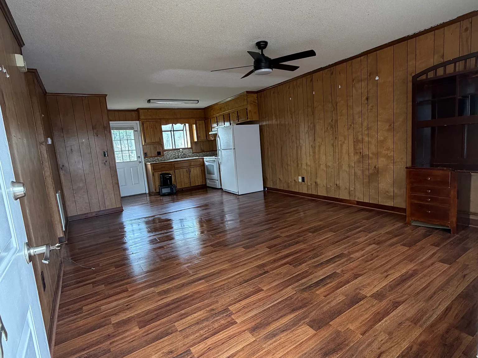 2 bed, $1,000 — Photo 2