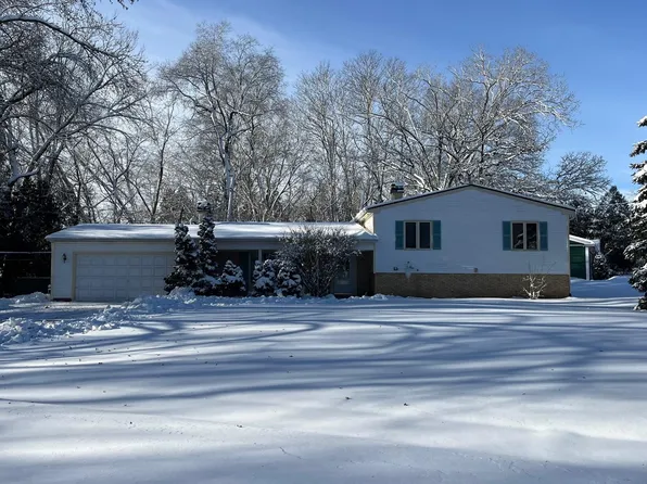 4909 Mohawk Rd, Rockford, IL 61107
