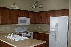3rd image of 402 Culloden Pl