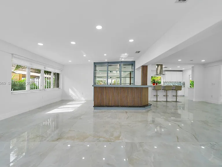 200 N Hibiscus Dr — Photo 14
