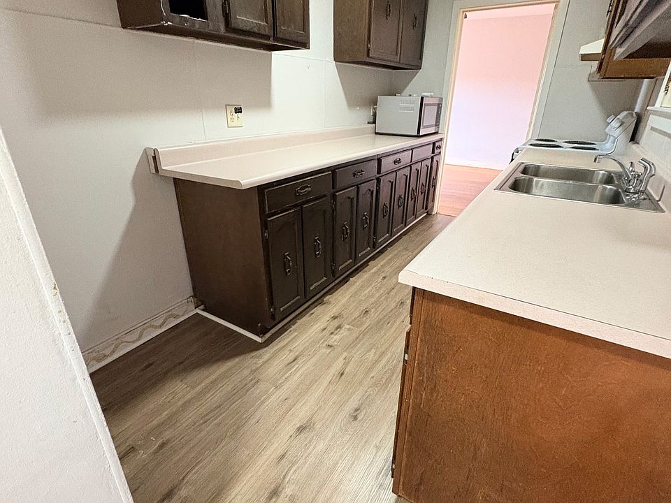 2nd image of 1110 Graham Ave #2