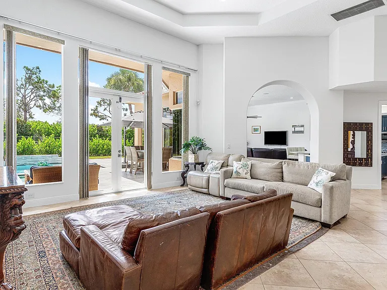 3381 Lago De Talavera — Photo 8