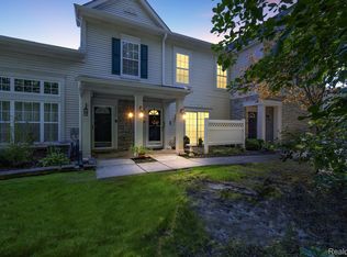 25762 Maritime Cir S, Harrison Township, MI 48045