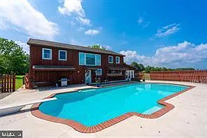 3 bed, 2800 sqft, $3,500 — Photo 1