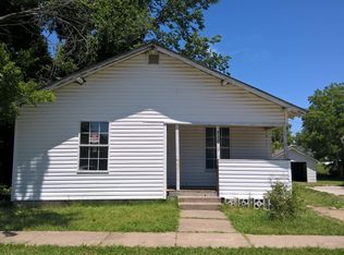 810 W 10th St, Ada, OK 74820