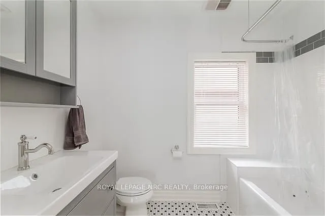 6 Clark St #UPPER — Photo 15