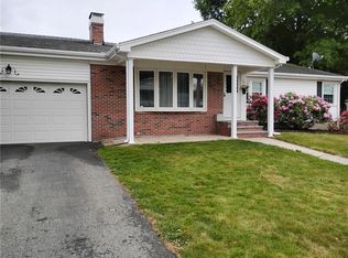 14 Elmhurst Dr, Smithfield, RI 02828