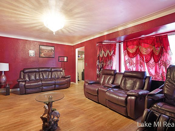 5th image of 2327 Greenfield Ave SW