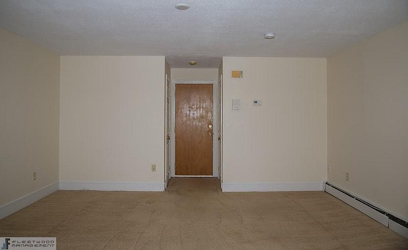 2nd image of 2060 Warwick Ave APT 302