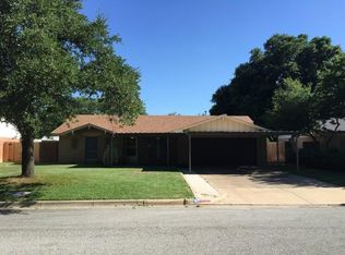 8000 Donegal Ln, North Richland Hills, TX 76180