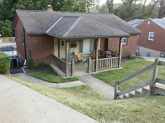 2nd image of 301 Glencoe Dr