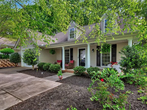 132 Grand Oak Cir, Pendleton, SC 29670