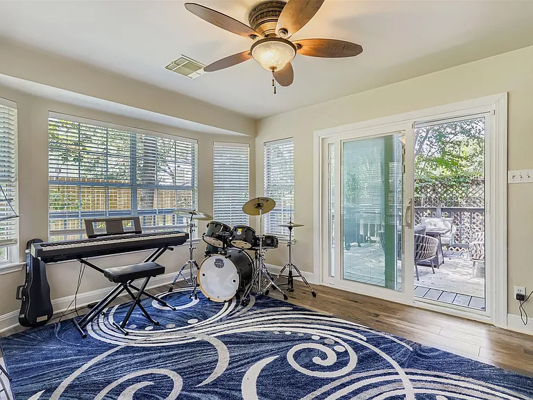 1809 Edelweiss Dr — Photo 23