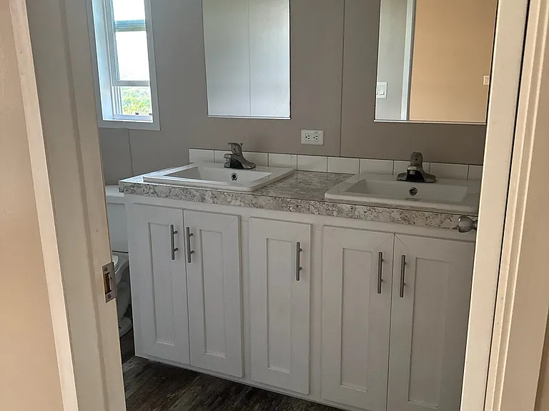2130 Rand Morgan Rd — Photo 6