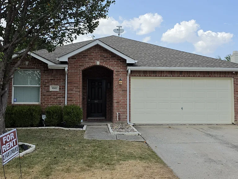 9582 Rosedale Dr — Photo 1