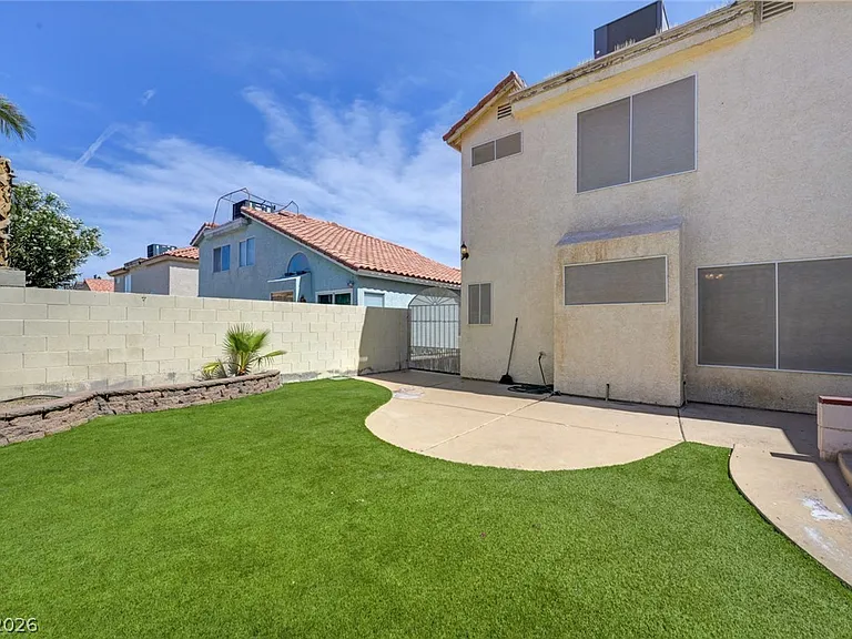 8752 Raindrop Canyon Ave — Photo 46