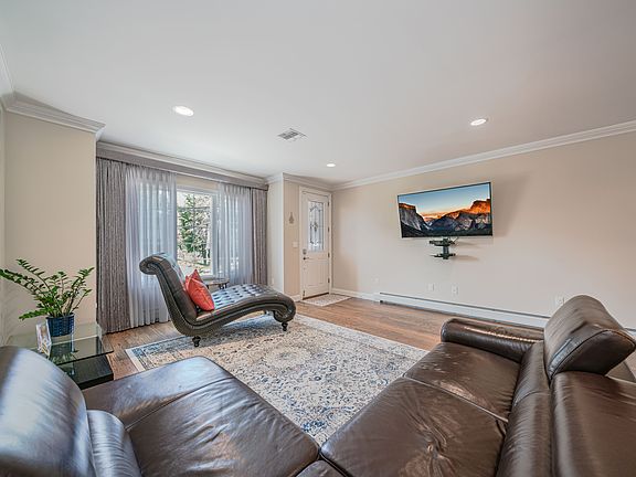 5th image of 223A McElroy Ave