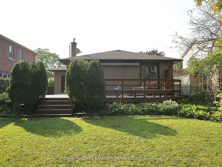 130 Grandview Ave — Photo 15
