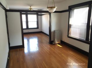 1455 W Cornelia Ave, Chicago, IL 60657