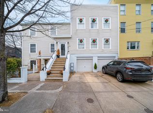 330 4th St #2A, Jersey City, NJ