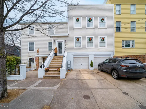 330 4th St #2A, Jersey City, NJ 07302