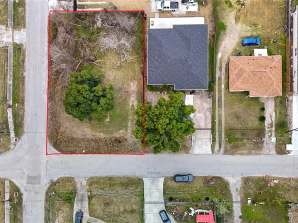 6201 Wipprecht St, Houston, TX 77026