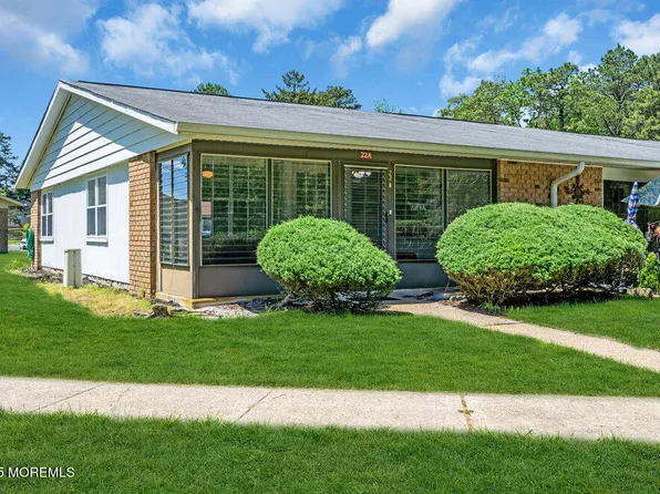 22A Yorkshire Court, Manchester, NJ 08759