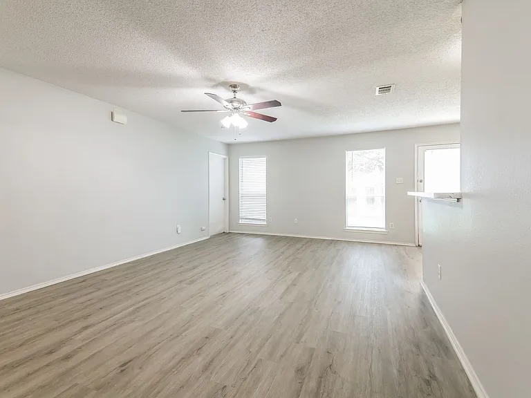 12805 Dove Field Ln — Photo 4