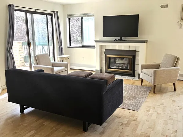 7622 York Ave S APT 1205, Edina, MN 55435