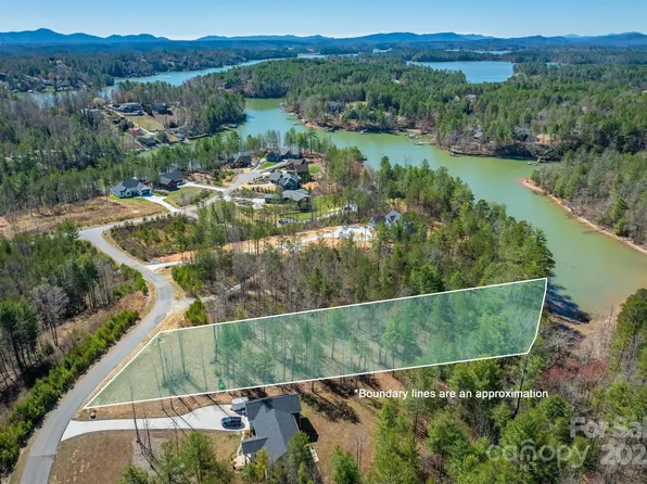 2148 E Bluewater Dr, Morganton, NC 28655