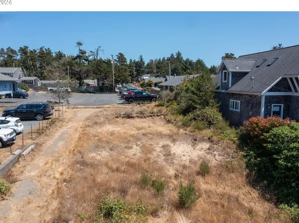 132 3rd St S, Manzanita, OR 97130