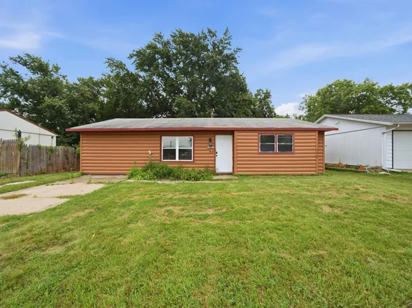 5914 N Frostwood Pkwy, Peoria, IL 61615