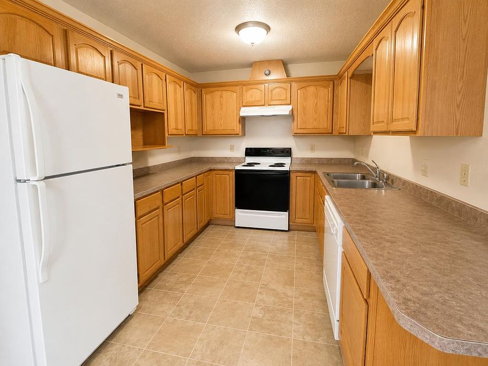 1st image of 4000 McKenzie Dr SE
