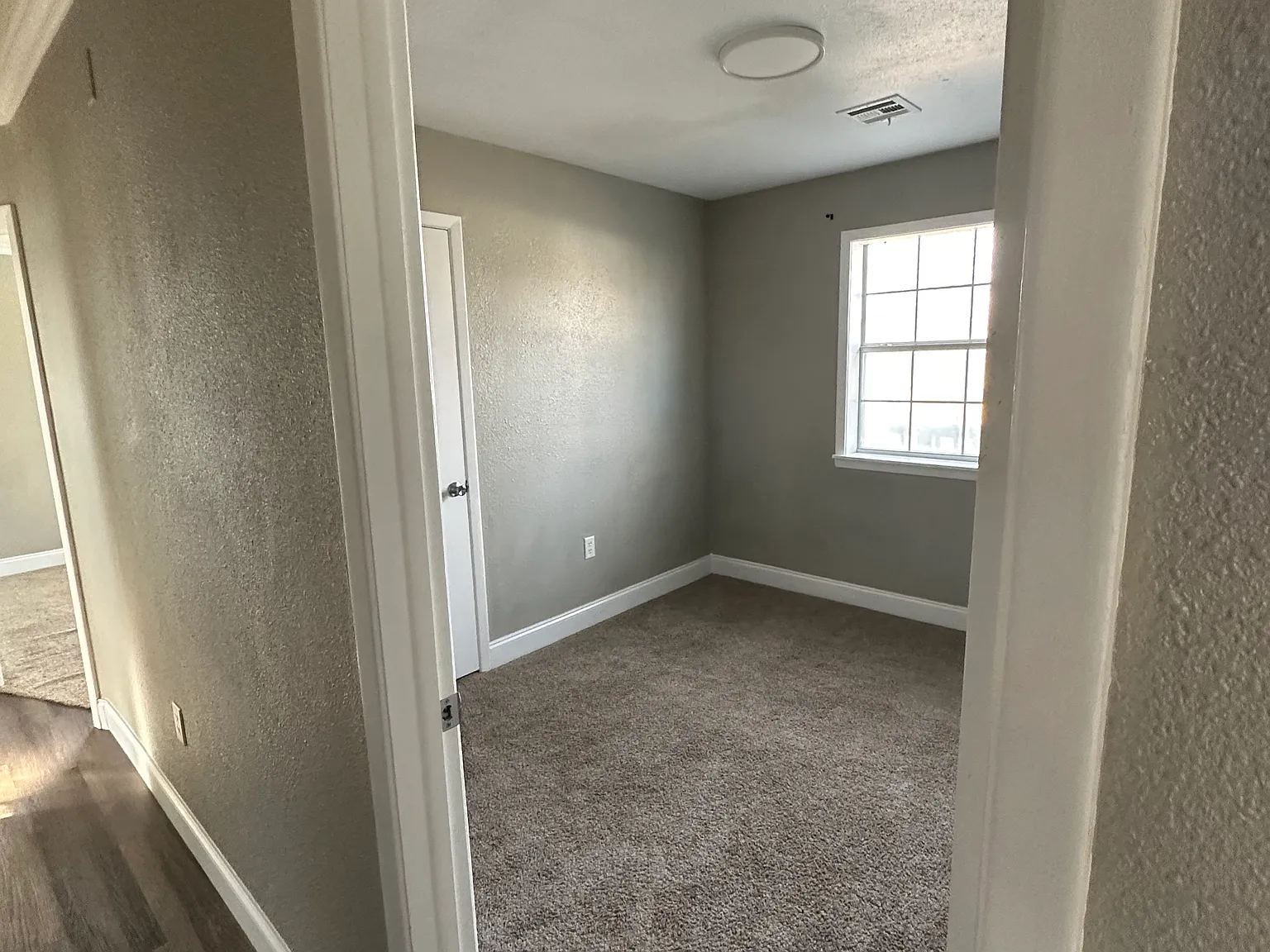 3 bed, 1150 sqft, $1,350 — Photo 3