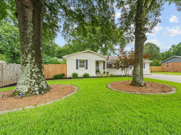 380 S Center St, Collierville, TN 38017